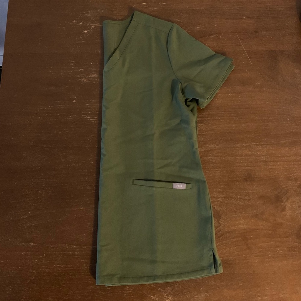 Figs Dark Olive Casma top